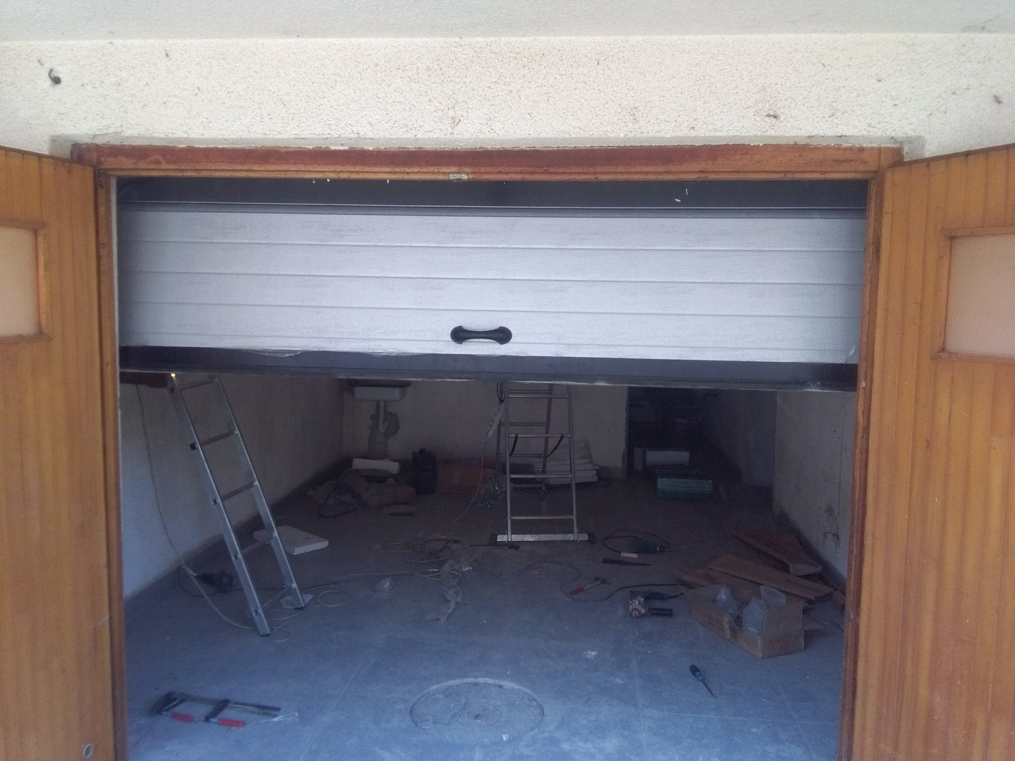 Garazna vrata i motor